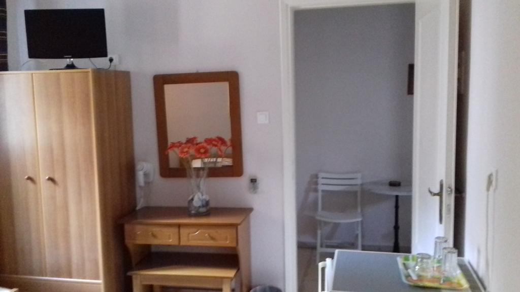 Kabanis Rooms Ermoupoli Exterior foto